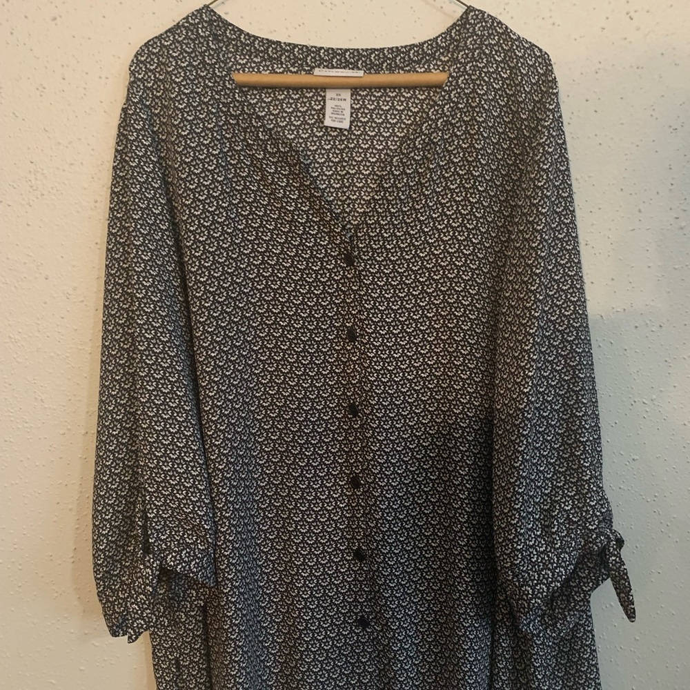 2X 22/24 Catherine’s Blouse so cute with ties on the sleeves.